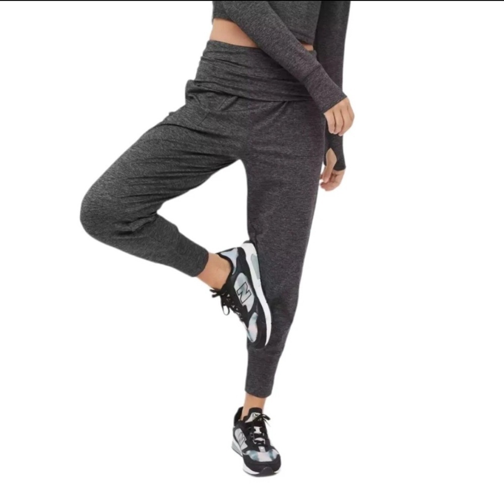 NWOT OFFLINE By Aerie The Hugger Jogger Bottom